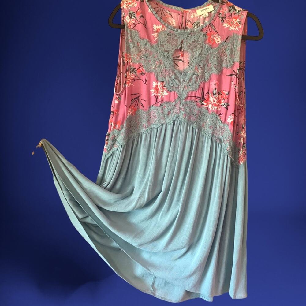 Umgee | Sleeveless Shift Keyhole Dress | Floral Print & Lace Bodice | Sage-Mint - Picture 15 of 15